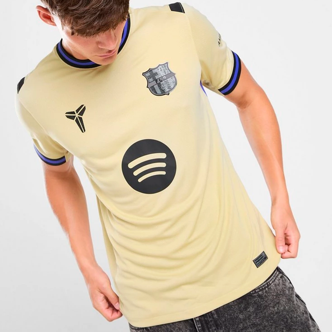 Camisa Barcelona x Kobe 2025/26 Away – Torcedor